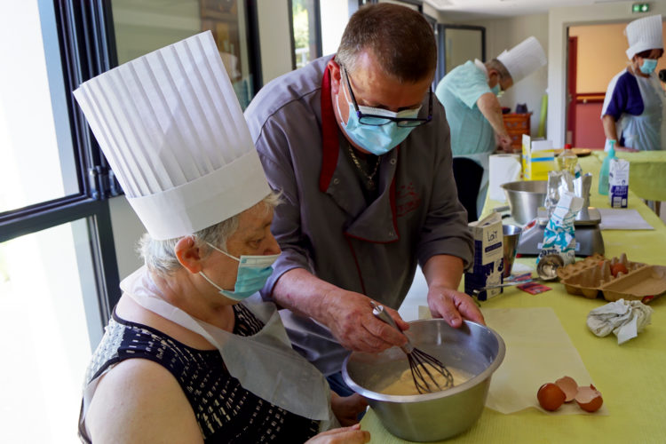 atelier culinaire dans un ehpad